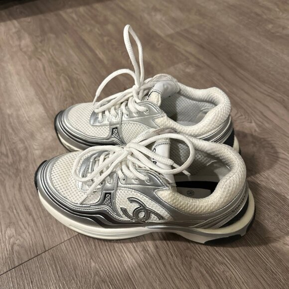 Chanel Women Sneaker - Picture 2 of 4